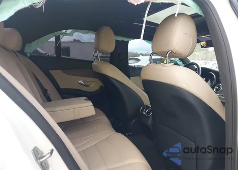 2019 Mercedes-Benz C 300 z USA, uszkodzony, nr VIN 55SWF8DB6KU312586